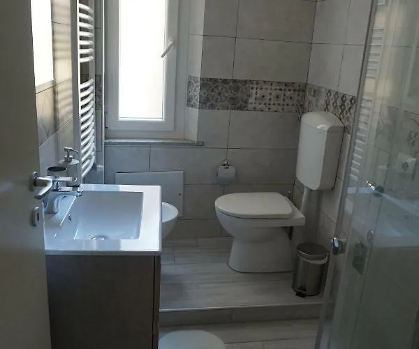 Le Tre Borghesi بارما